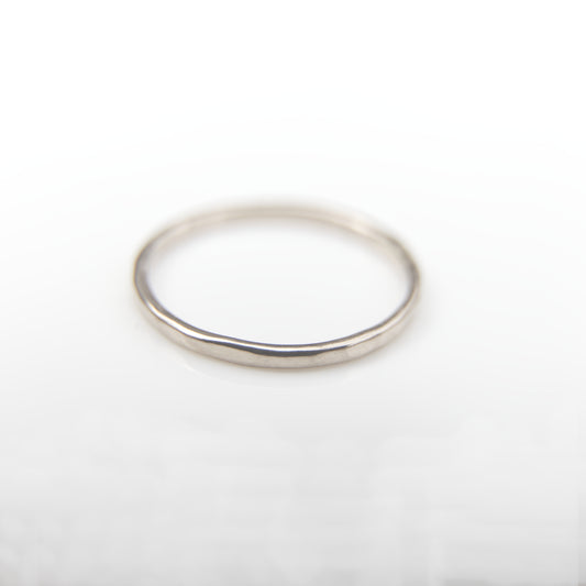 Thin hammered band