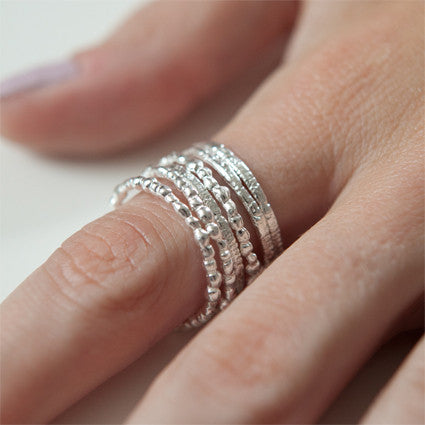 DELICATE TEXTURED LACE BAND {14K gold}