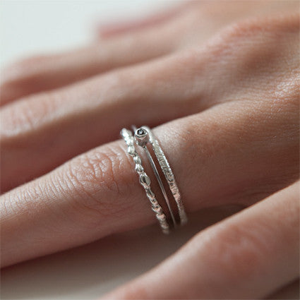 DELICATE TEXTURED LACE BAND {14K gold}