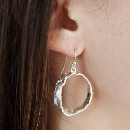 SMALL IMPRINTED HOOPS silver